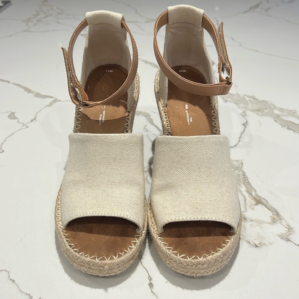 Tom’s Wedges size 8.5